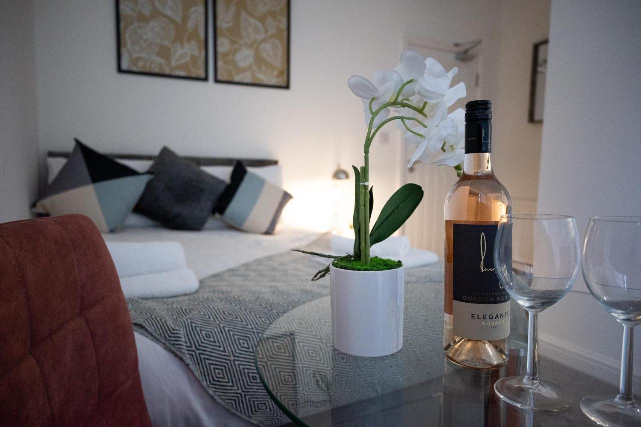 Elmo River Studios - 6 En-Suites In Wallasey - Easy Parking - Short And Long Stays Welcome Exterior foto