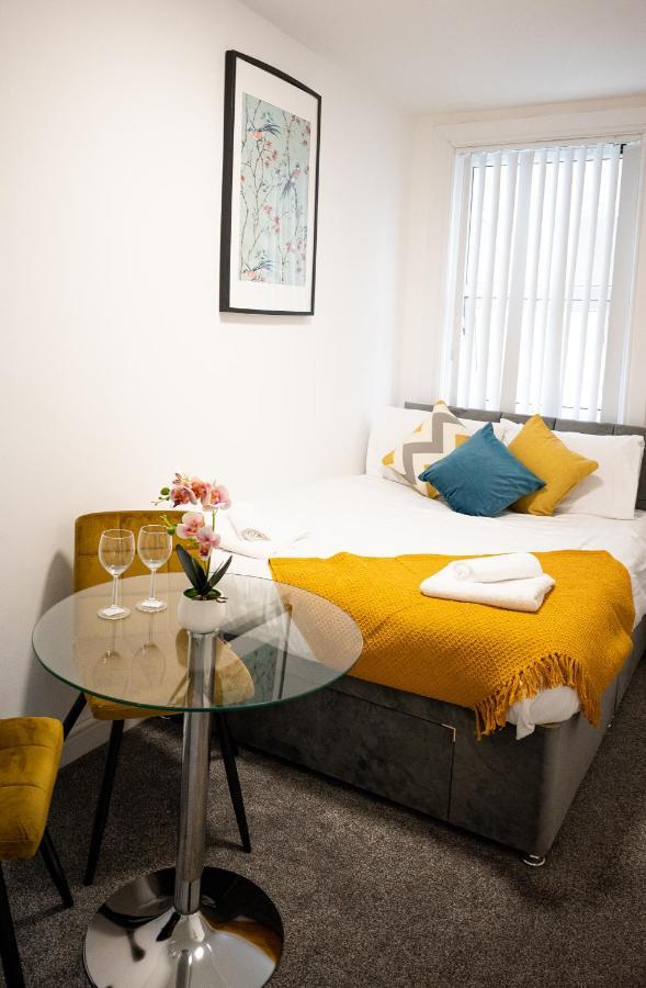 Elmo River Studios - 6 En-Suites In Wallasey - Easy Parking - Short And Long Stays Welcome Exterior foto