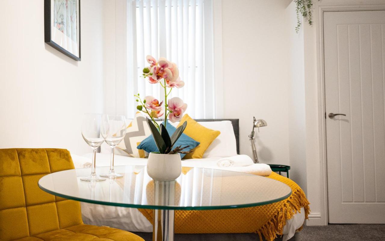 Elmo River Studios - 6 En-Suites In Wallasey - Easy Parking - Short And Long Stays Welcome Exterior foto